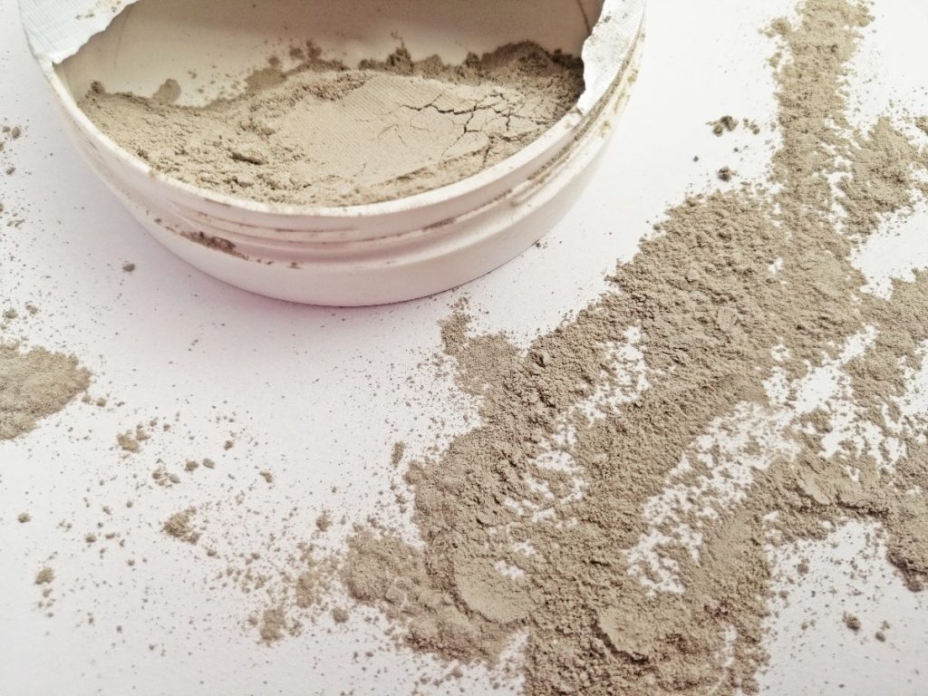 best-skin-care-2019-favourites-of-2019-glinasi-grey-clay-face-mask