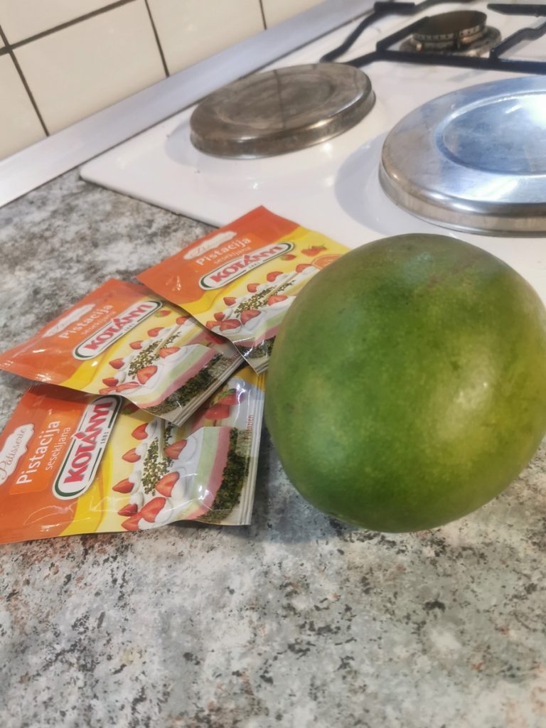recept-pečen-mango-s-pistacijami-kotanyi